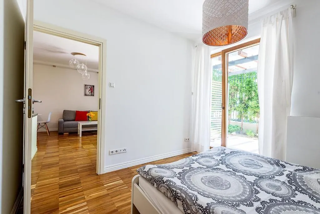 Apartment Powisle With Garage Varsovia